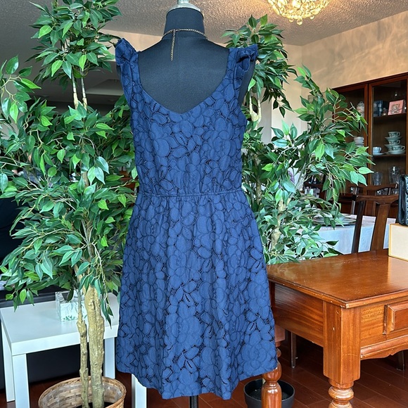 💖 Monteau Navy Lace Dress Size Large (fits like a Medium) - Picture 3 of 12